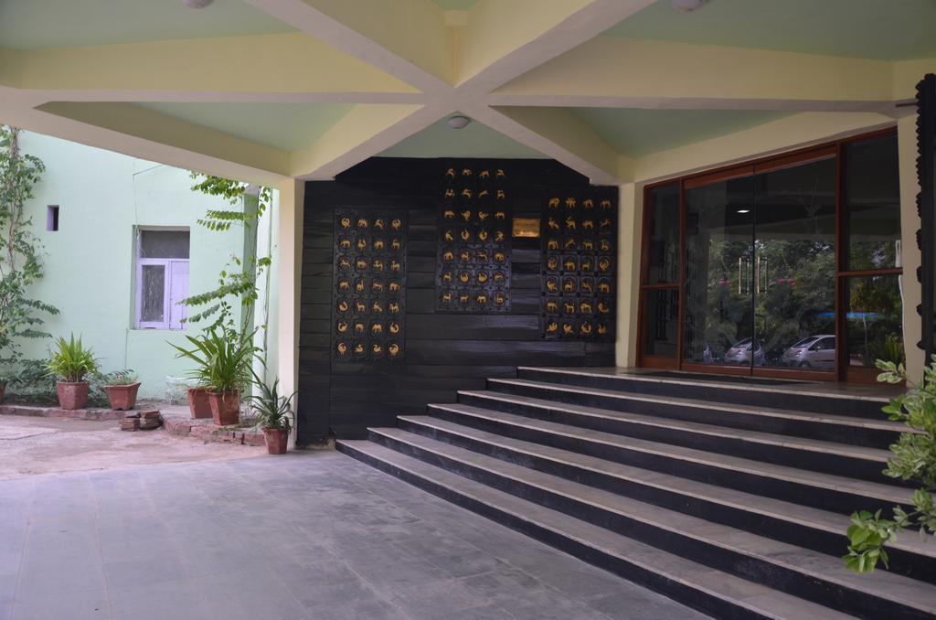 Hotel Bharatpur Ashok Exterior foto