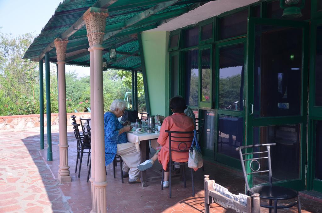 Hotel Bharatpur Ashok Exterior foto
