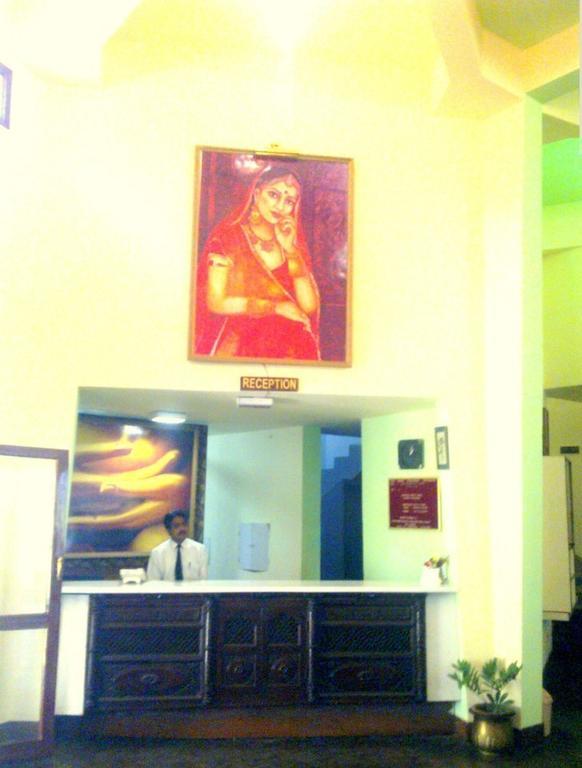 Hotel Bharatpur Ashok Exterior foto