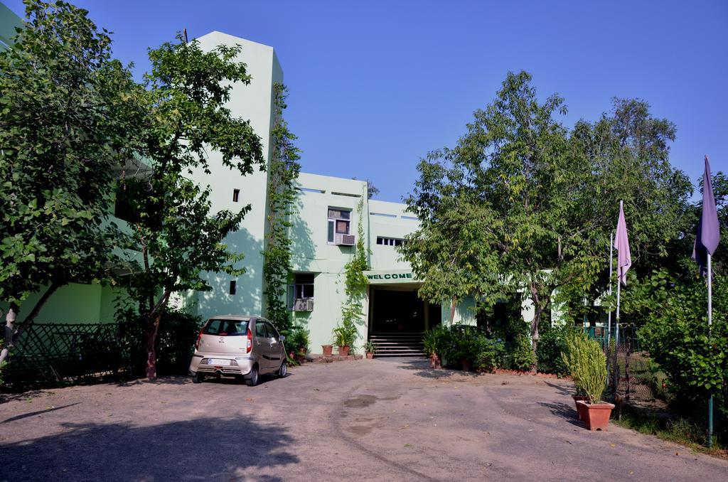 Hotel Bharatpur Ashok Exterior foto