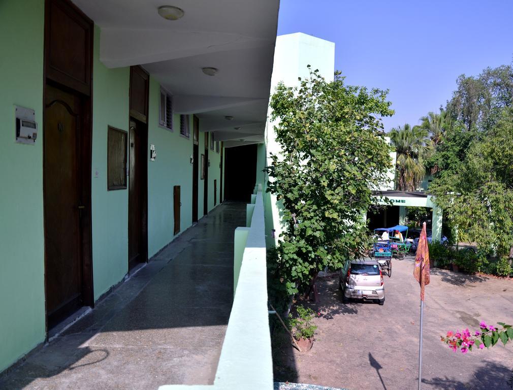 Hotel Bharatpur Ashok Exterior foto