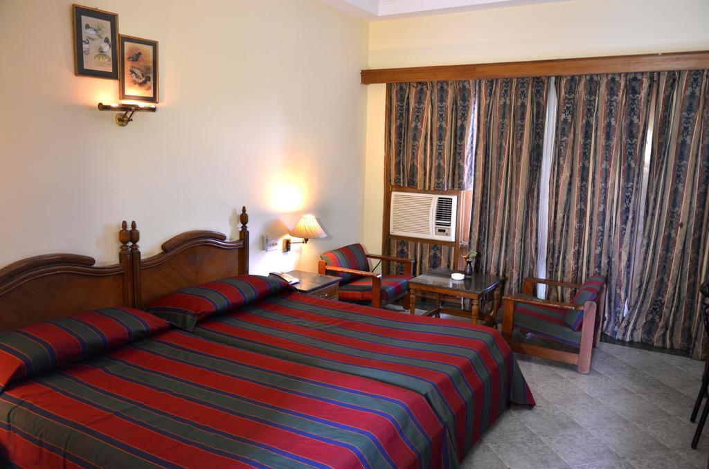 Hotel Bharatpur Ashok Exterior foto